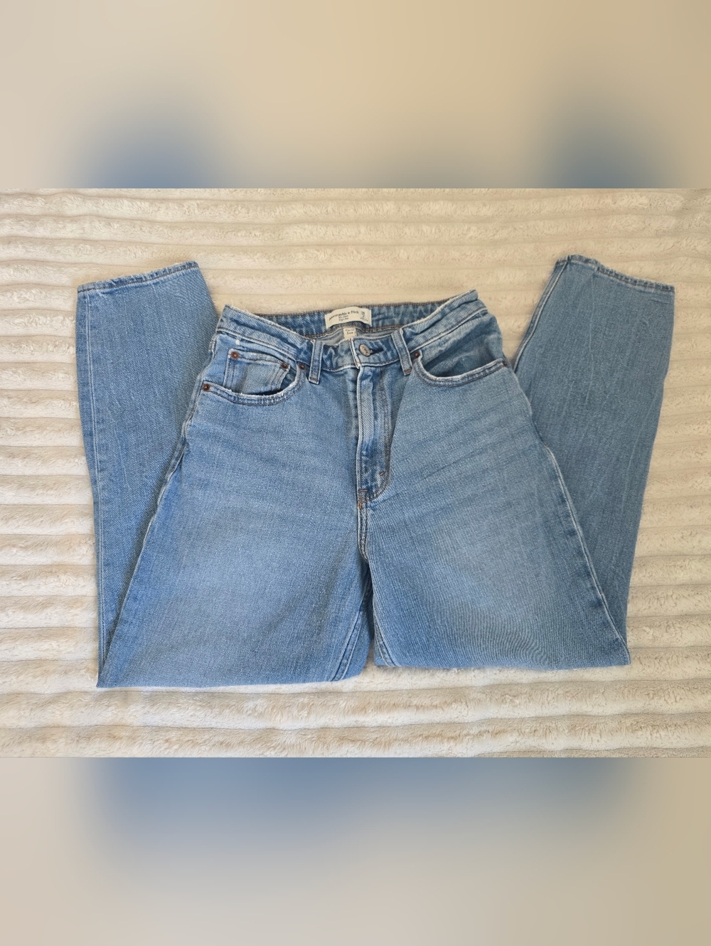 Abercrombie & Fitch, The mom high rise Jeans curve love Women's size 26 (2)